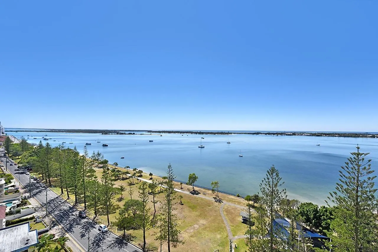 ***  Crystal Bay On The Broadwater Aparthotel Gold Coast Australia