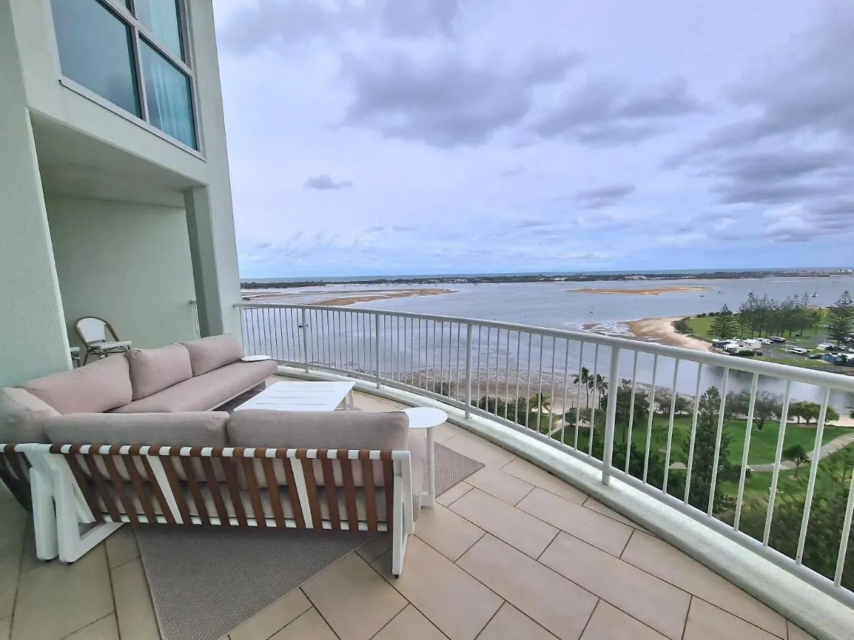 ***  Crystal Bay On The Broadwater Aparthotel Gold Coast Australia