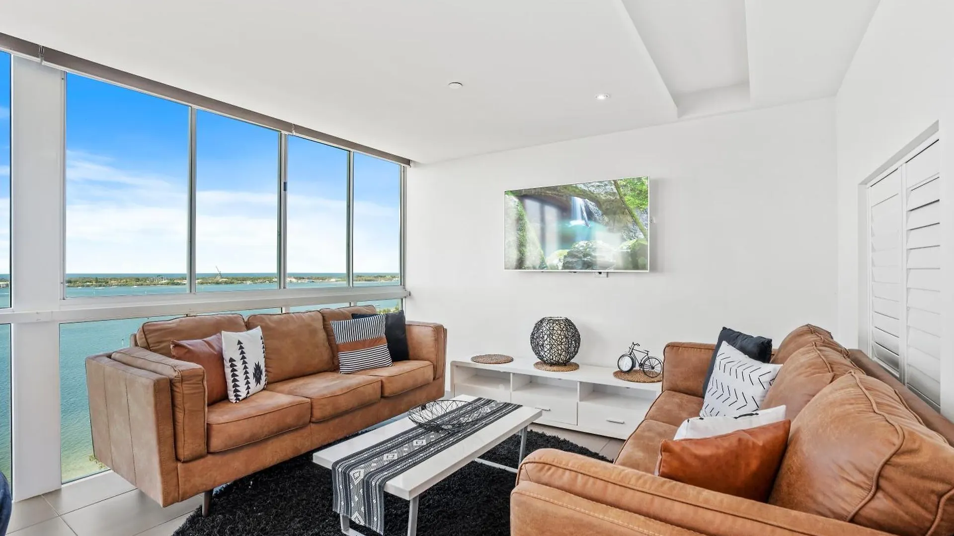 ***  Crystal Bay On The Broadwater Aparthotel Gold Coast Australia