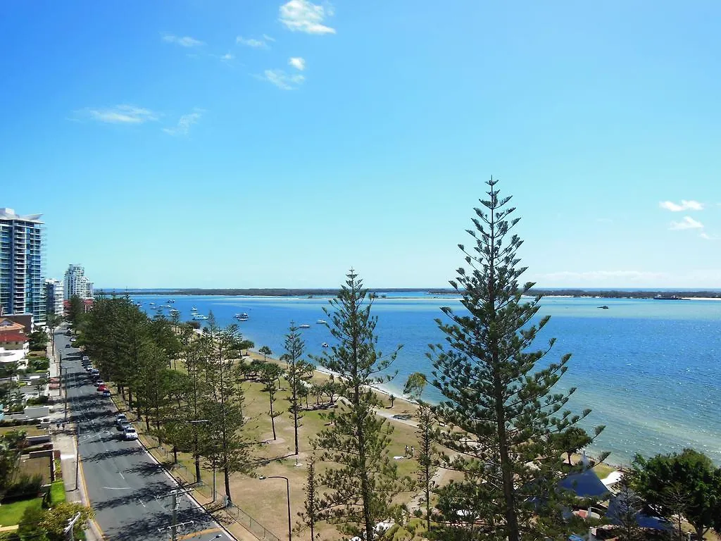 ***  Crystal Bay On The Broadwater Aparthotel Gold Coast Australia